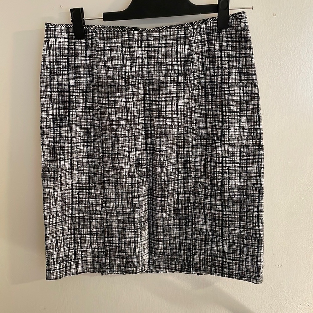 White House Black Market Pencil Skirt